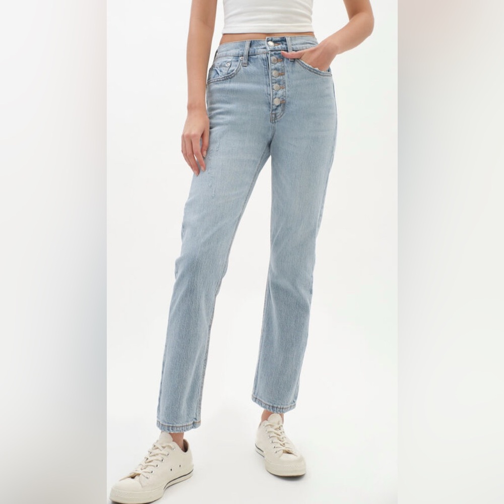 Aéropostale ‘90s Super High-Rise Straight denim blue Jeans size 6 sold out